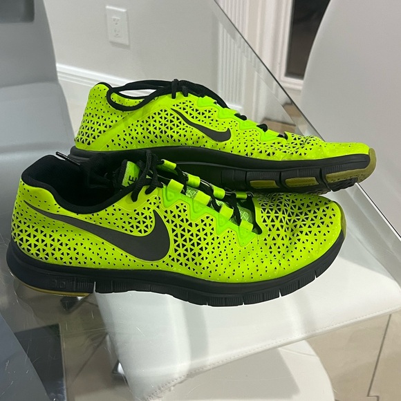 Men’s Nike Free 3.0 neon green with black Nike logo size 10 - Picture 4 of 9